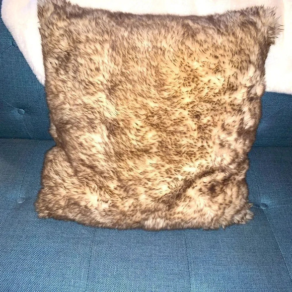 Farmhouse Rustic Faux Fur‎ Square Throw Pillow - Picture 2 of 7
